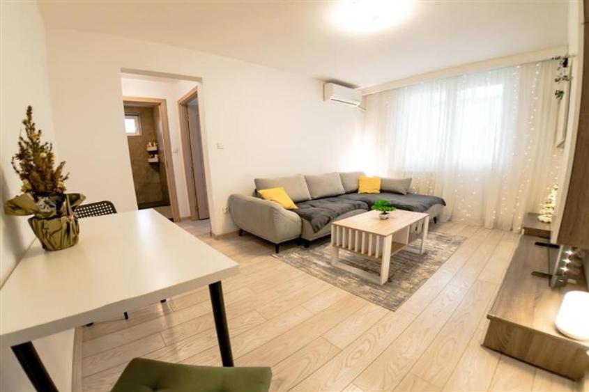 Apartament cu 3 camere semidecomandat în Eroii Revoluției