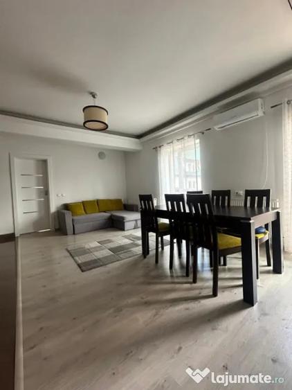 Apartament cu 4 camere semidecomandat în Florești