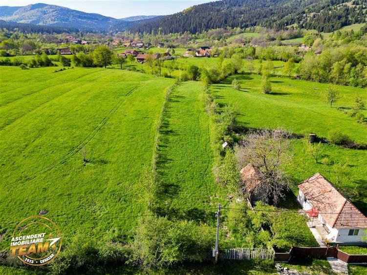 Teren Construcții intravilan de 2063 mp, în Zagon