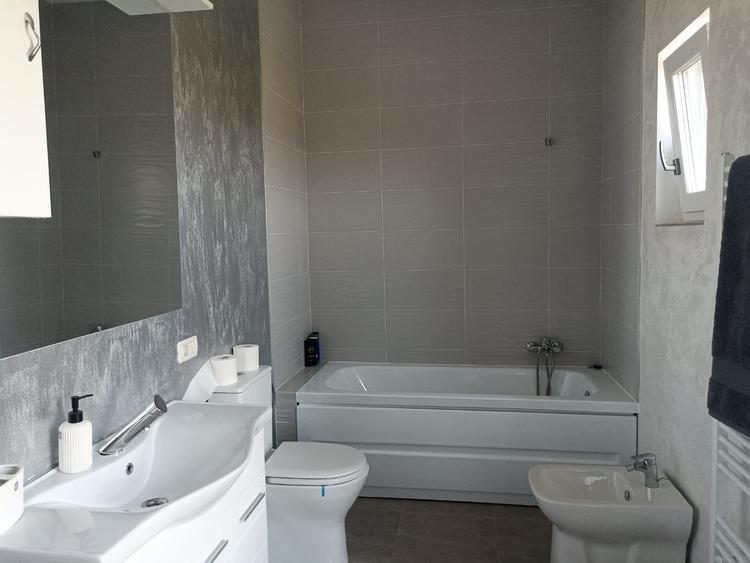 Duplex cu 4 camere cu Teren 300 Mp în Mănăstirea Doamnei