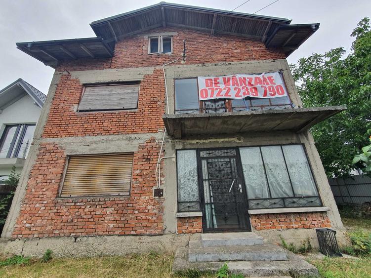 Casă cu 4 camere în Central