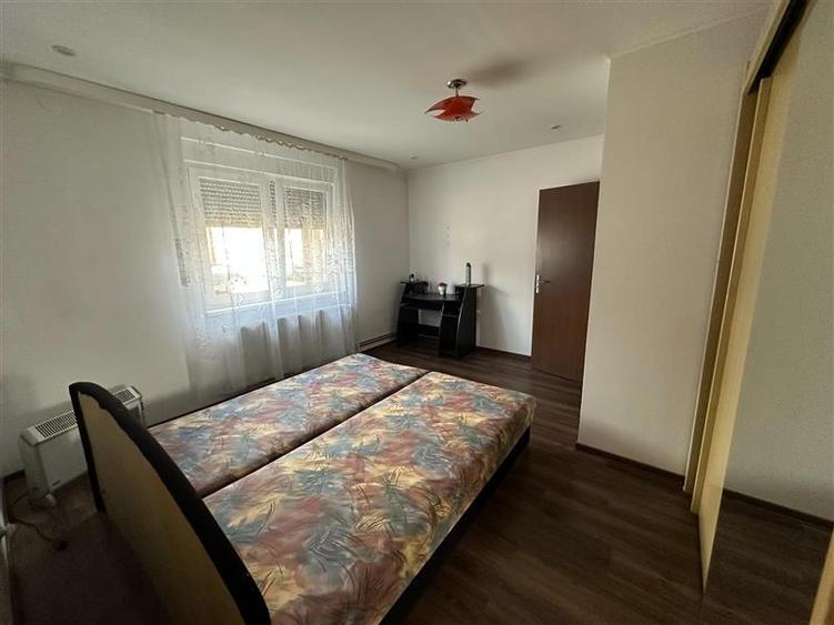 Casă individuală cu 3 camere cu Teren 1438 Mp în Central