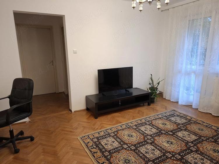 Apartament cu 3 camere semidecomandat, mobilat în Gării