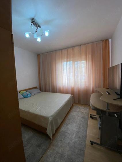 Apartament cu 2 camere decomandat în Rovine