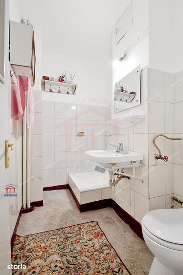 Apartament cu 4 camere decomandat în Micro 17