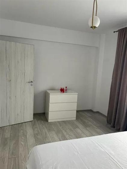 Apartament cu 2 camere semidecomandat, mobilat în Aeroport