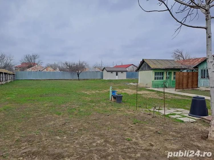Casă cu Teren 1400 Mp în Gropeni