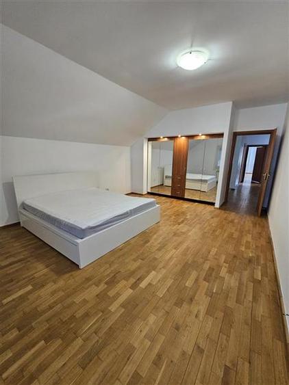 Casă individuală cu 6 camere cu Piscina în Iancu Nicolae