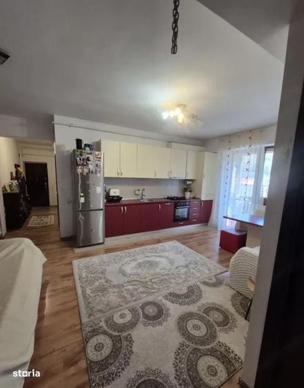Apartament cu 3 camere decomandat în Ciupercenii Noi