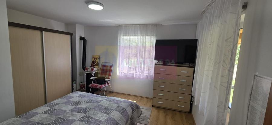 Casă individuală cu 5 camere cu Canalizare în Exterior Vest