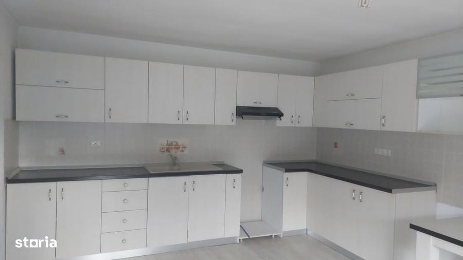 Casă cu 3 camere cu Teren 208 Mp în Moieciu