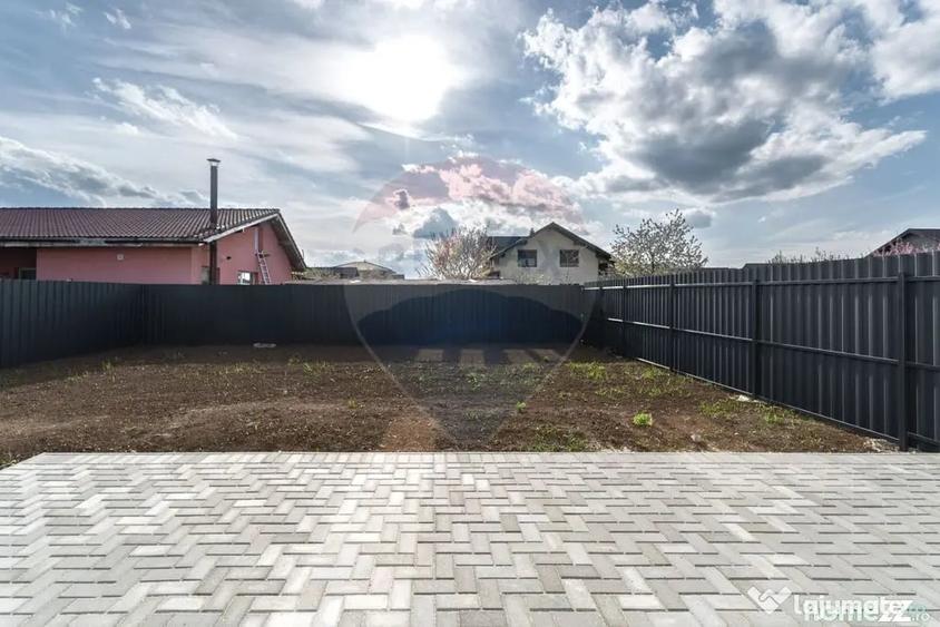 Casă cu 5 camere cu Teren 317 Mp în Tărlungeni