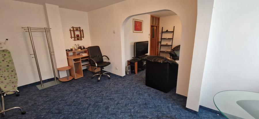 Apartament cu 4 camere decomandat, mobilat în Micro IV