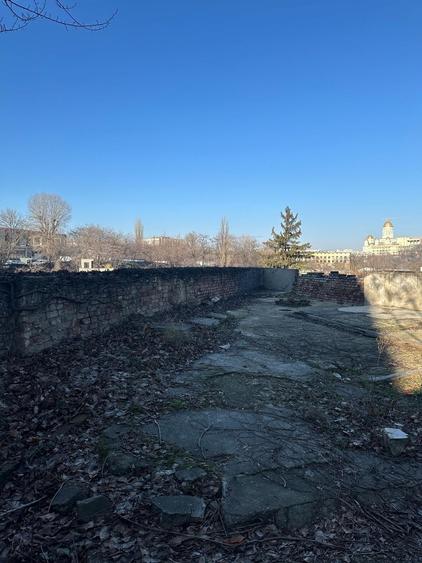 Casă cu 16 camere cu Teren 500 Mp în Parcul Carol