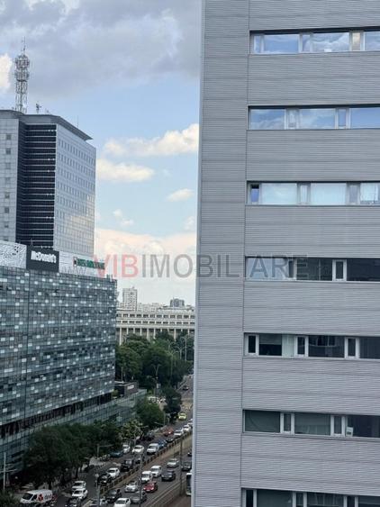 Apartament cu 3 camere decomandat în Victoriei