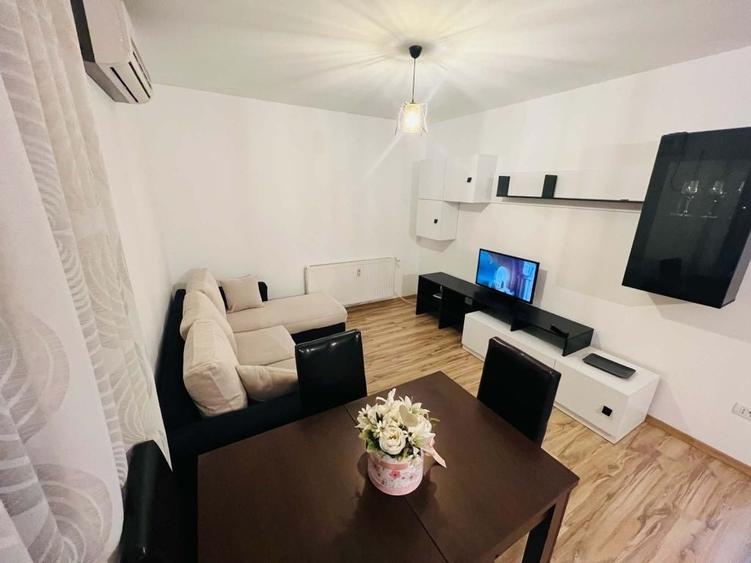 Apartament cu 3 camere decomandat în Nufărul