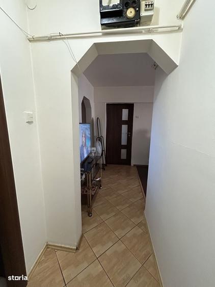 Apartament cu 3 camere decomandat în Eremia