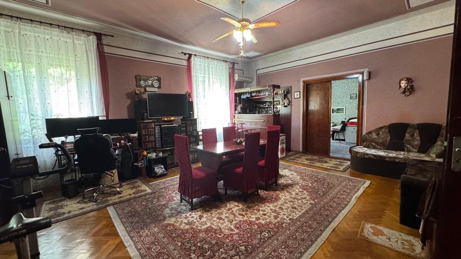 Apartament cu 4 camere, mobilat în P-ța Maria