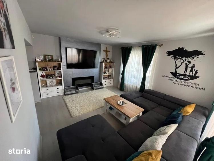 Casă cu 5 camere decomandat cu Teren 1780 Mp în Sântana de Mureș