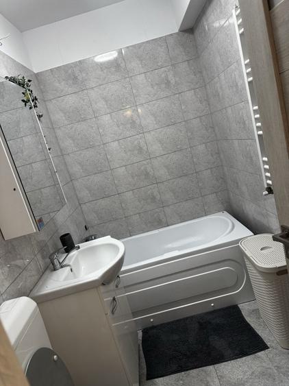 Garsonieră decomandată în Central