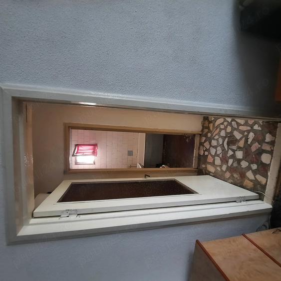 Apartament cu 3 camere semidecomandat în Vest