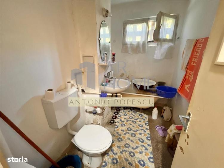 Apartament cu 3 camere semidecomandat în Lipănești