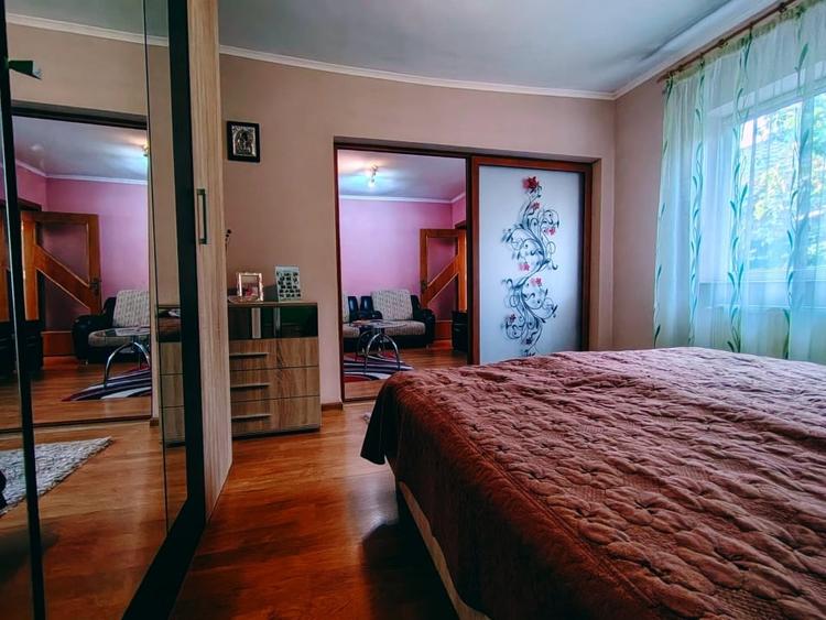 Casă individuală cu 5 camere cu Canalizare în Km 5