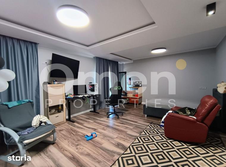 Casă cu 4 camere cu Teren 700 Mp în Groși