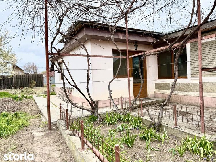 Casă cu 4 camere decomandat cu Teren 512 Mp în Chercea