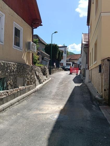 Casă cu 3 camere în Schei