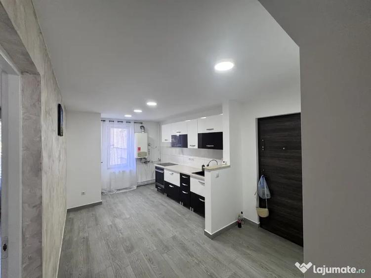 Apartament cu 4 camere decomandat în Central