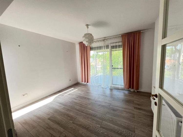 Casă individuală cu 4 camere cu Canalizare în Iris