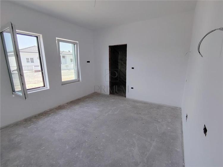 Casă individuală cu 4 camere cu Teren 640 Mp în Moșnița Nouă