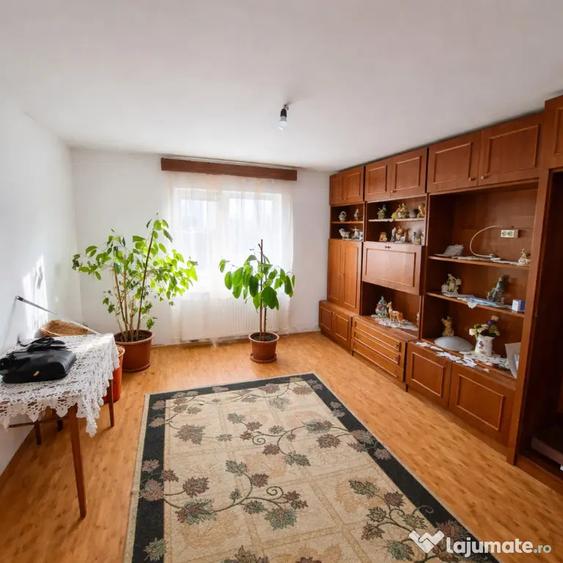 Casă cu 4 camere cu Teren 209 Mp în Central
