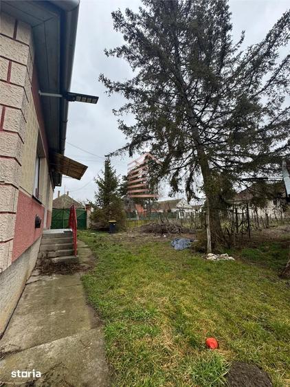 Casă cu 4 camere cu Teren 2000 Mp în Vest