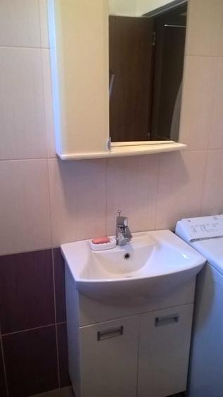 Apartament cu 3 camere decomandat în 1 Mai