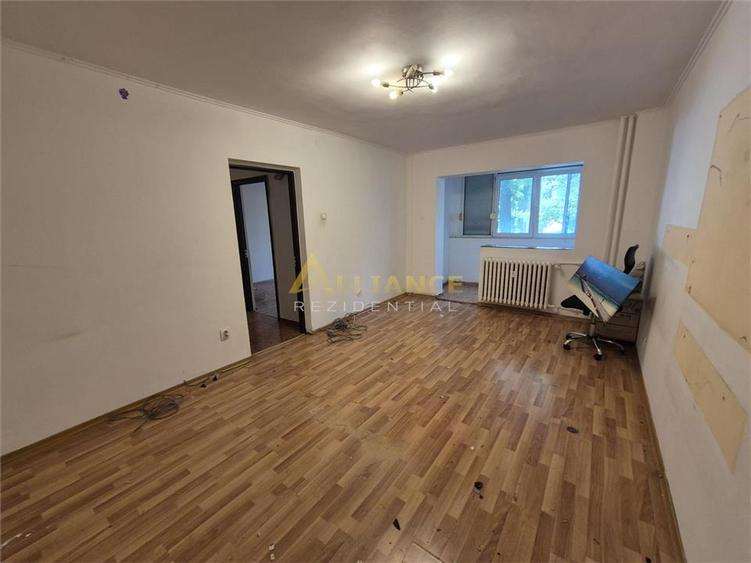 Apartament cu 2 camere decomandat în Titan
