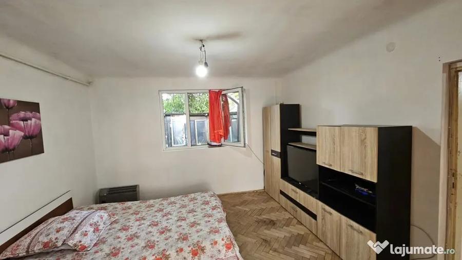 Casă cu 2 camere cu Teren 781 Mp în Central