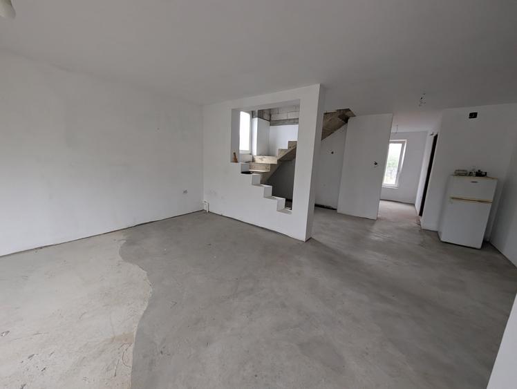 Casă individuală cu 4 camere cu Teren 480 Mp în Exterior Nord