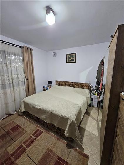 Casă cu 5 camere cu Canalizare în Aroneanu