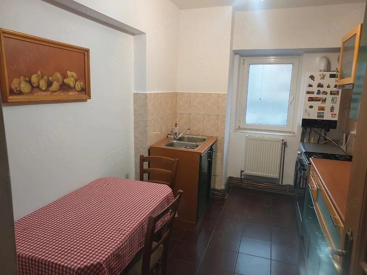 Apartament cu 3 camere decomandat în Păcurari