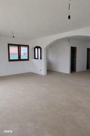 Casă cu 3 camere cu Teren 5000 Mp în Tăuții-Măgherăuș