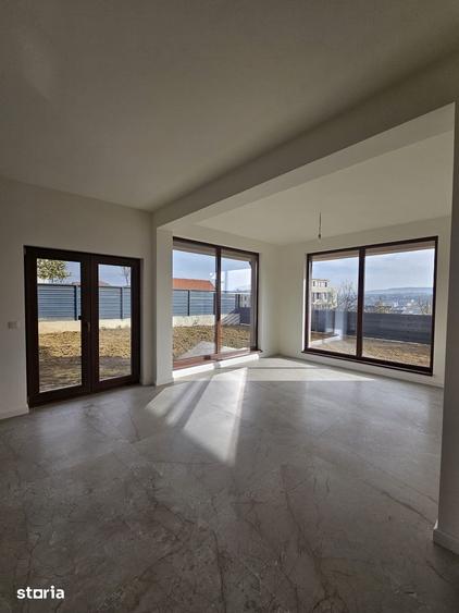 Casă cu 4 camere cu Teren 390 Mp în Central