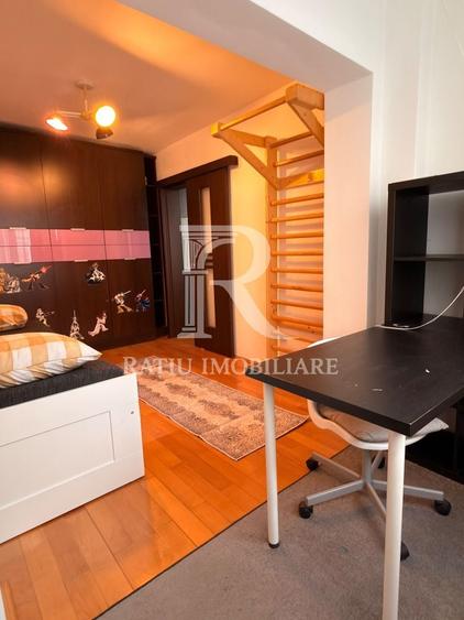 Apartament cu 2 camere semidecomandat, mobilat în Rogerius