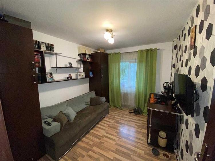 Apartament cu 3 camere decomandat, mobilat în 1 Mai