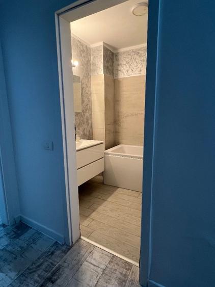 Apartament cu 3 camere semidecomandat în Mihai Bravu