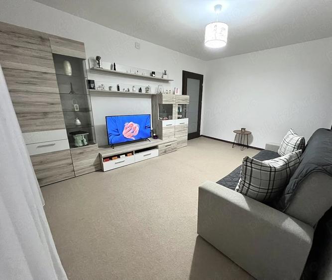 Apartament cu 2 camere semidecomandat în Dacia