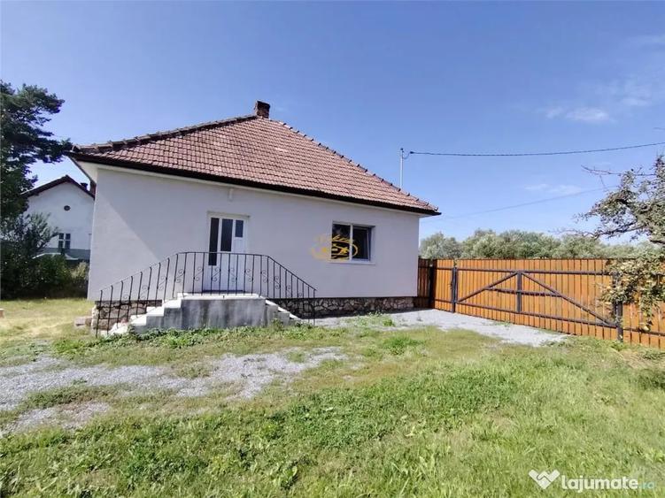 Casă cu 2 camere cu Teren 422 Mp în Vale