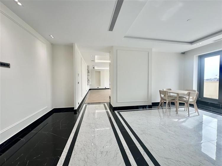 Apartament cu 5 camere decomandat, mobilat în Floreasca