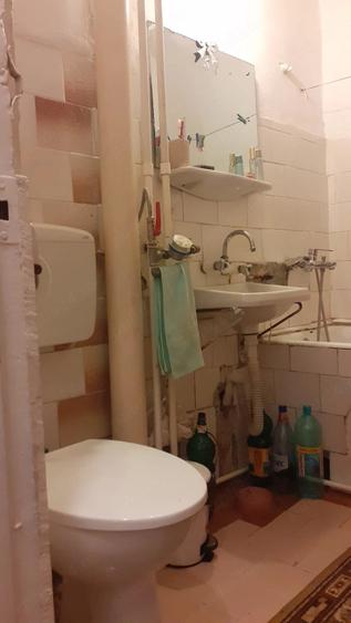 Apartament cu 3 camere decomandat în Sud